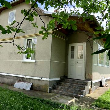 Продаж будинку і літньої кухні в м.Стебник