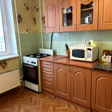 Героїв Крут вул. (Черепіна), 44