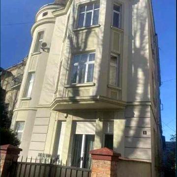 Продаж квартира центр вул. Кардинала Гузара