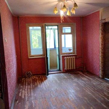 Продаж 2-х кімнатної квартири площа Артема