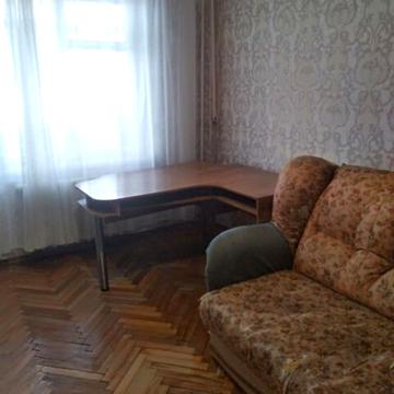 Героїв просп., 4