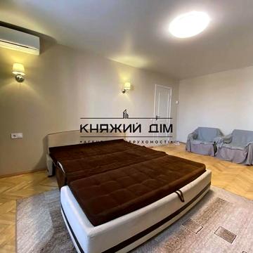 Вереснева вул., 5
