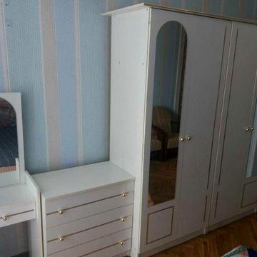 Палац Україна, Коновальця 15/4, 3к 60м2, 4/9, студіо 19000  в мес.
