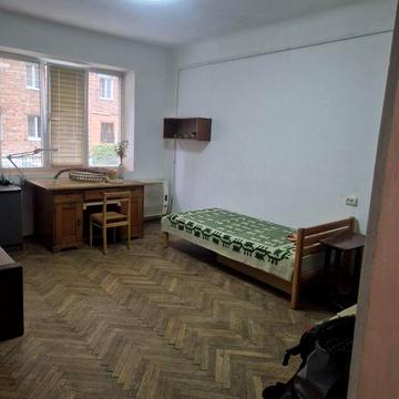 Продам 1 кімнатну на Коперника (біля Діагностичного Центру)