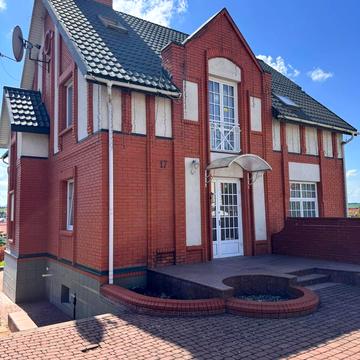 Прикордонників вул., 17