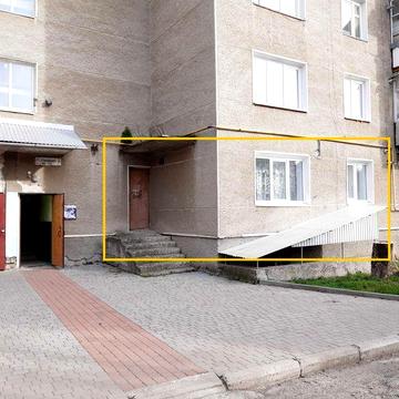 Продається 1-кімнатна квартира 1 поверх може бути під бізнес