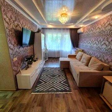 Продам хорошую 2-ку. м. 23 Августа.