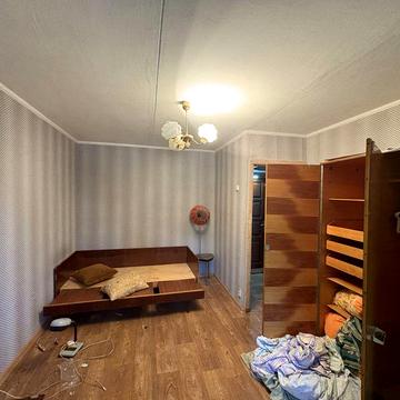 Продаж 1-к квартири 2/5 площа Перемоги