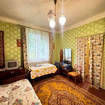 2 кім. квартира з земельною ділянкою та гаражем