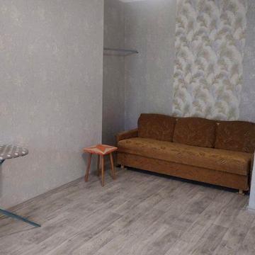 Незалежності вул. (Титова), 1а