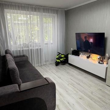 Металургів вул., 9
