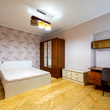 Джерельна вул., 34