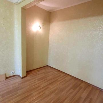 Киргизька вул., 12