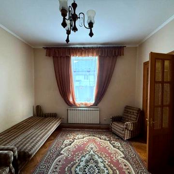 Квартира м.Бережани 65.5 квадратів ЖК Двоповерховий будинок