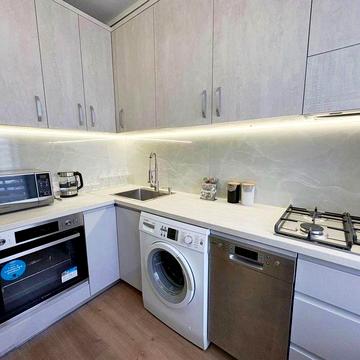 Продам 3х кімнатну квартиру в центрі міста з ремонтом меблями та техні