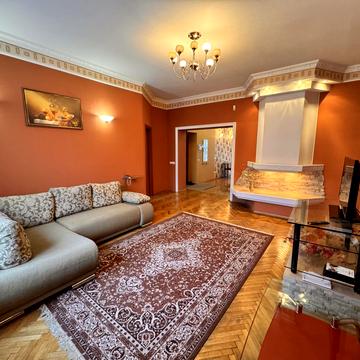 Дорошенка вул., 5