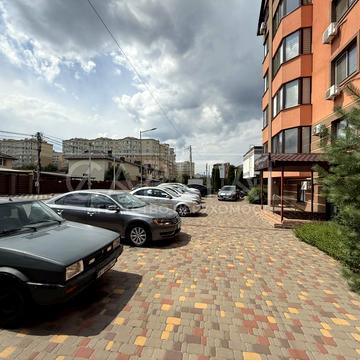 Щаслива вул., 35