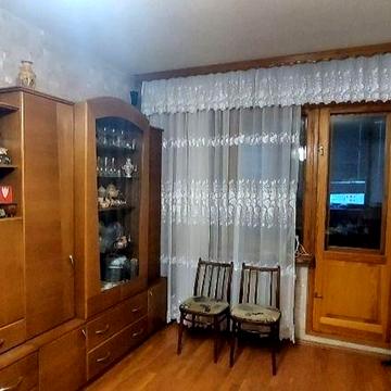 Продаж 2к, Троєщина, Радунська, 18а