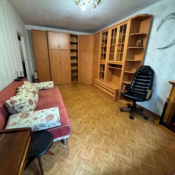 Нижньоюрківська вул., 4
