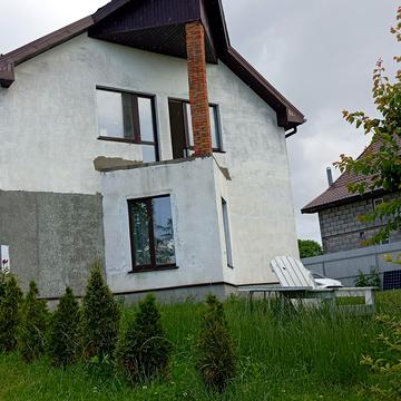 Зарічна, 9