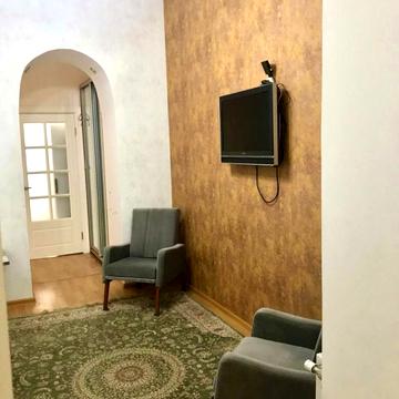 Святослава Караванського вул. (Жуковського), 7