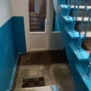 ТЕРМІНОВО ! Двух кімнатна квартира в центрі міста.