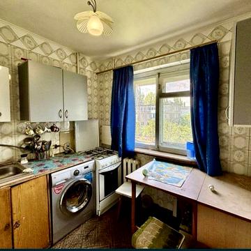 Продаю 2 х комнатную квартиру на ЮТЗ /Васляева