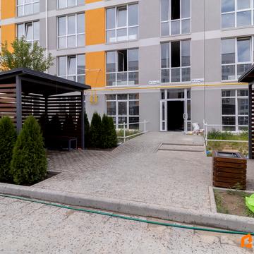 Гідності вул., 4