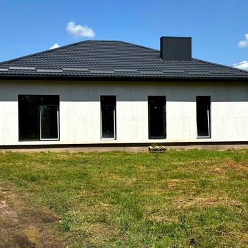 Продам добротний будинок з просторою земельною ділянкою