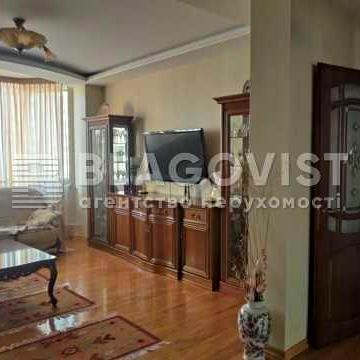Продам 2-кімн. квартиру Бажана 10 з ремонтом 72м.кв.
