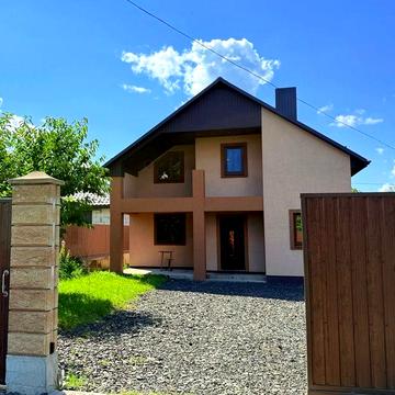 Продаж будинка поруч Луцька.