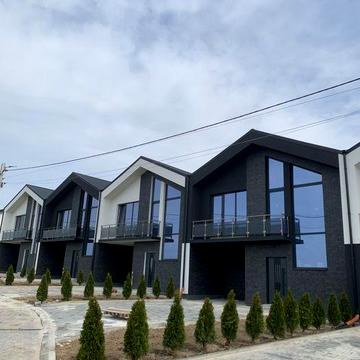 Таунхаус, Дюплекс Львів-Підрясне Власник