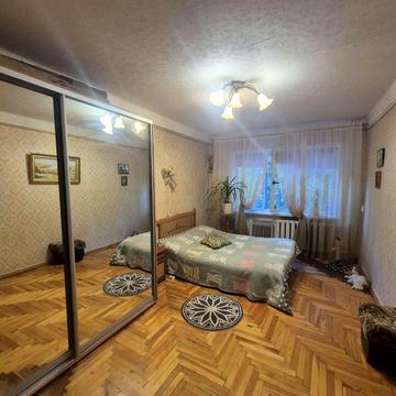 Чумаченка вул., 6