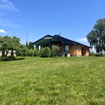 Продаж будинку в приміській зоні з ландшафтом. Можливо для двох сімей