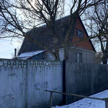 Будинок з земельною ділянкою