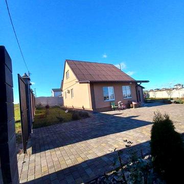 Продаж будинку в тихому місці