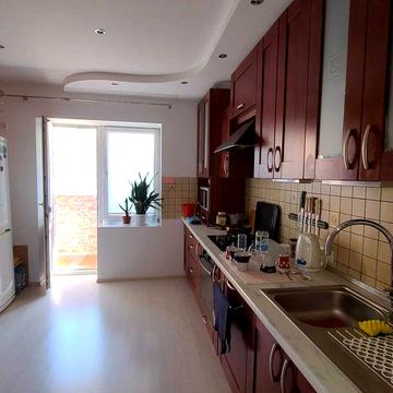 Центр, р-н "Раффінато", вул. Соборності, площ. 72.7 м2, по $90 000