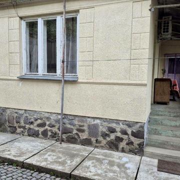Продаж будинку в тихому місці.