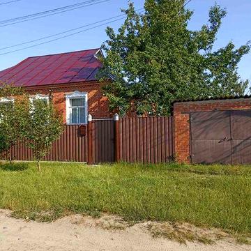 Продам дом  в гарному стані. Літня кухня+Сарай+Погріб+Гараж.