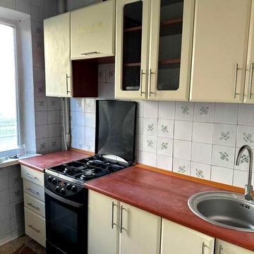 (13) Здам 2х кім. кв. в р-ні Приватбанк,  вул. Святослава Ріхтера.