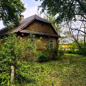 Будинок із земельною ділянкою