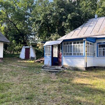 Будинок із земельною ділянкою с. Голяки