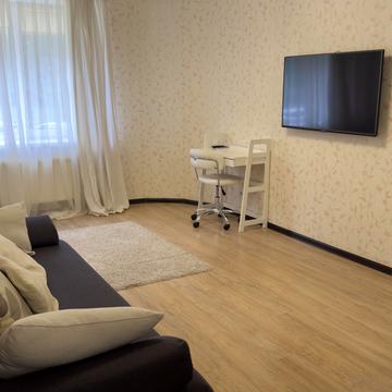 Валерія Лобановського вул., 27
