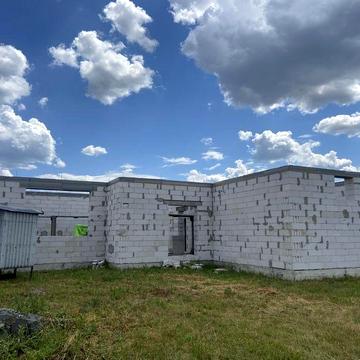 Продам недобудову по вул . Залізничній р-н  Крошні