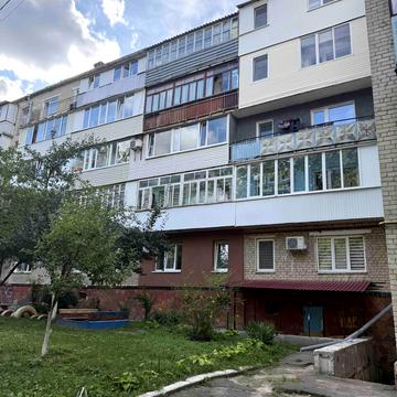 Генерала Безручка вул., 16