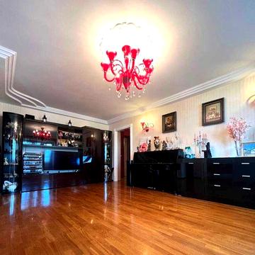 Продам 3х кімнатну квартиру-студію Ремонт, Цегла, Центр!