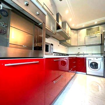 Продам 3х кімнатну квартиру-студію Ремонт, Цегла, Центр!