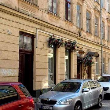 Продаж 1 кім. квартири в центрі міста, поруч Оперний театр.