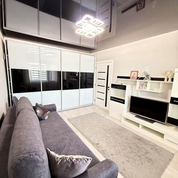 None 60000.0 USD