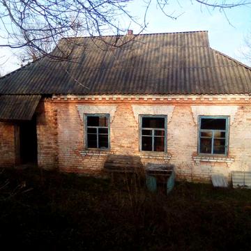 Цегляний будинок.